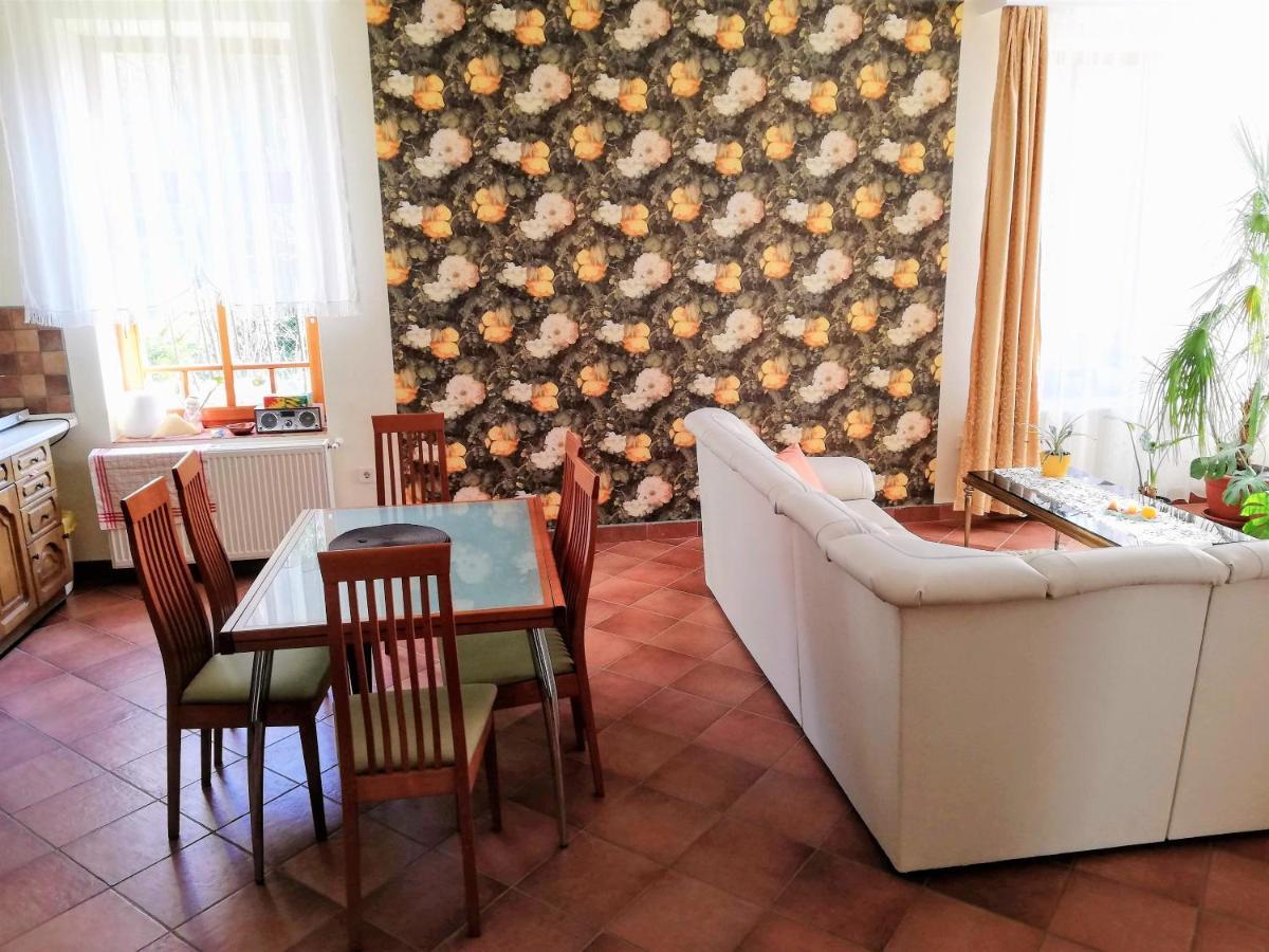Parva Foresta Apartment Mişcolţ Exterior foto